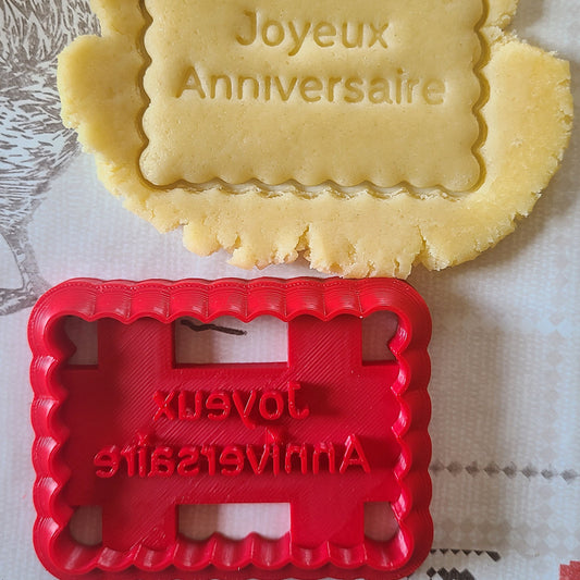 Emporte-pièce Joyeux anniversaire pour créations gourmandes
